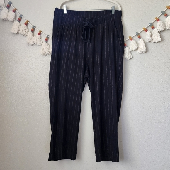 Torrid Stripe Pinstripe Slim Straight Trouser Elastic Waistband Pants Size 1x - Picture 1 of 8